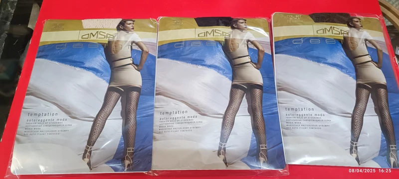 Calza moda Temptation Autoreggente a rete OMSA. Taglia unica. Tre paia. Colori nudo, moka e nero. 200g.