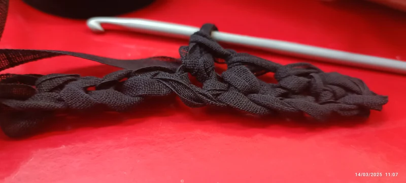 Avete mai provato a lavorare all'uncinetto il passafino? Vi as Per realizzare borse. Confezioni di 12 rotoli di passafino nero. 300g. €6,00.