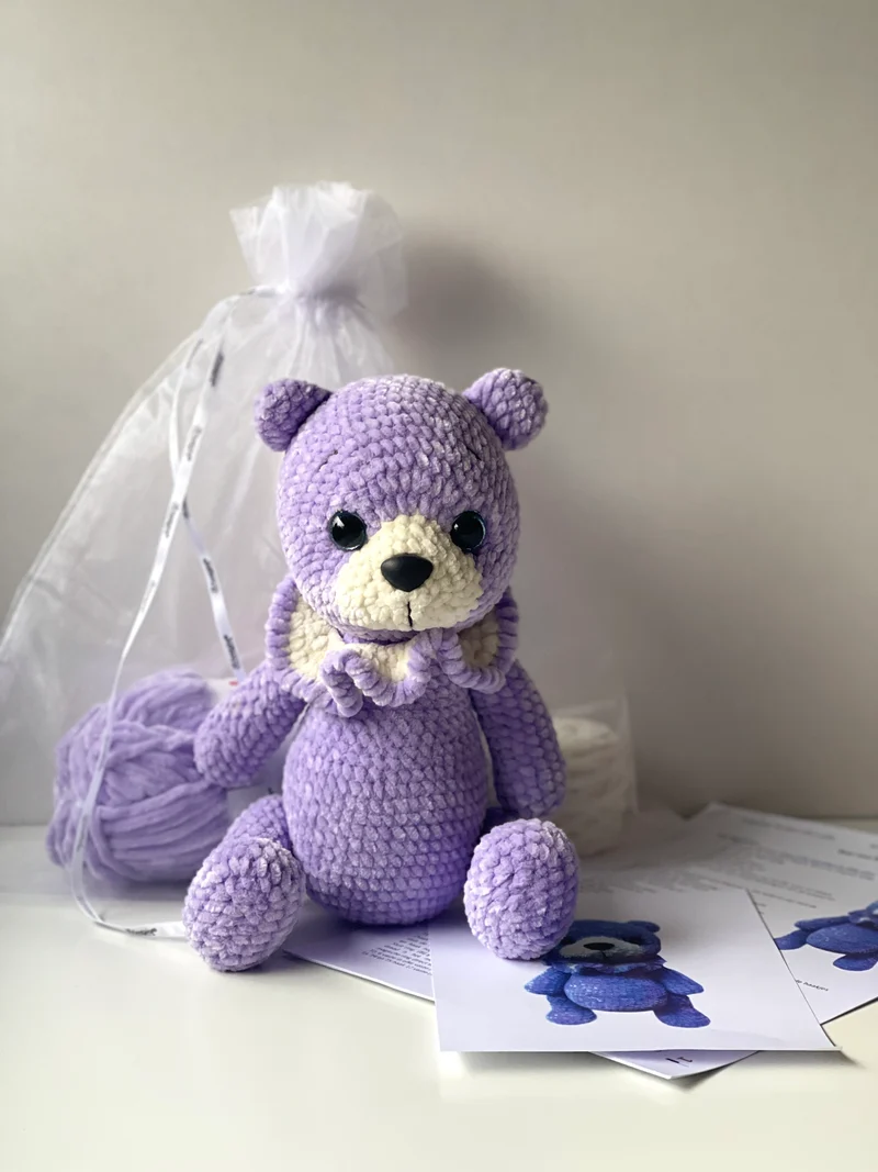 KIT all'uncinetto (FILATO + PDF) "Orso con colletto"