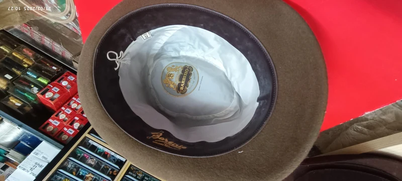 Cinque cappelli vintage Settebello e Barbisio, verde, grigio e antracite taglie 56 e 57. 1kg.