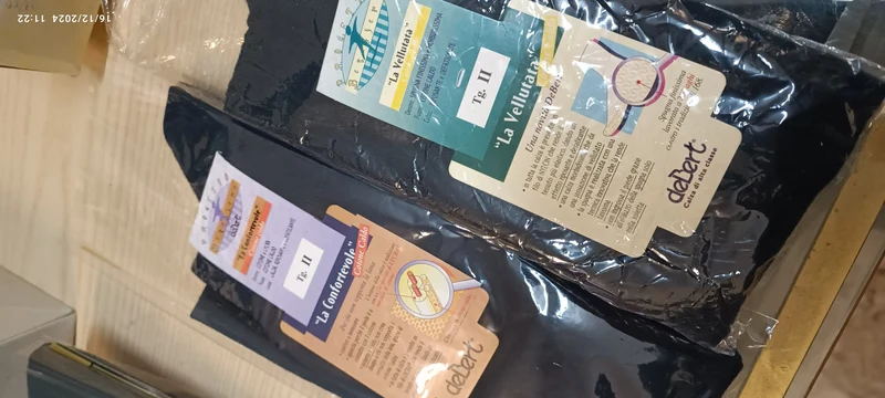 Due paia di calze lunghe, cotone caldo, La confortevole e Vellutata di De Bert. Taglia 42/43. 180 g.