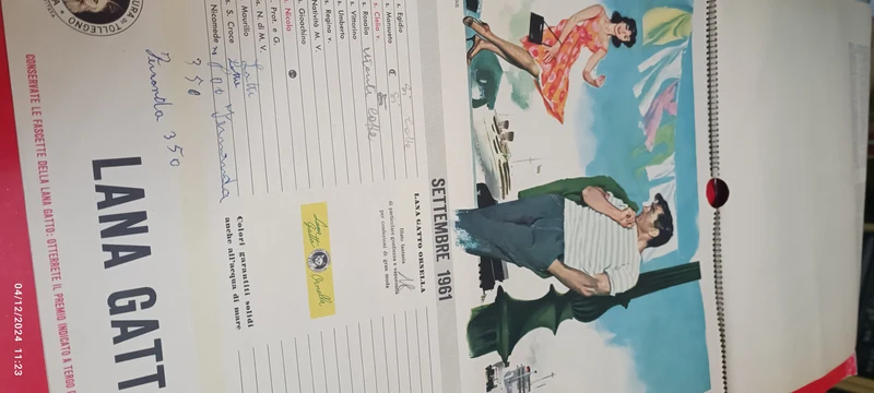 Calendario vintage della Lana Gatto del 1961 con testi di 12 testi di canzoni di Sanremo. Calendario usato con appunti a penna . 100 g.