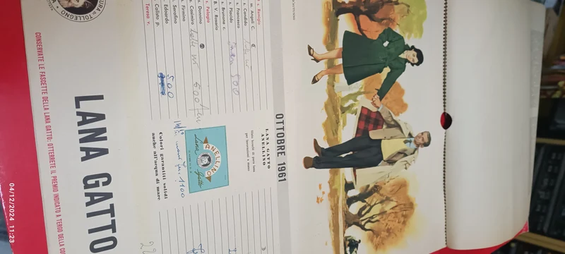 Calendario vintage della Lana Gatto del 1961 con testi di 12 testi di canzoni di Sanremo. Calendario usato con appunti a penna . 100 g.