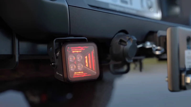 Fili Dark Knight Fortex Luce da lavoro / Rosso