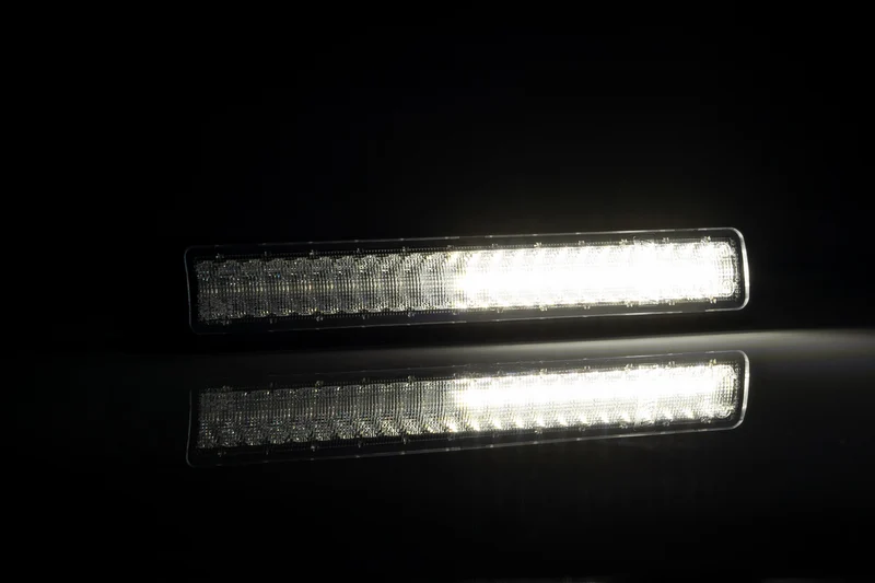 Striscia luminosa posteriore Fristom con fendinebbia e retromarcia