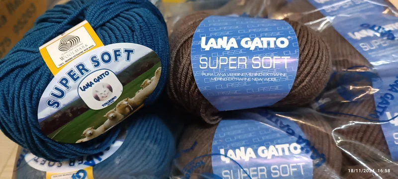 Mix di pura lana vergine Super Soft Gatto, corteccia(8 gom) e avio (8 gom), 800 g.