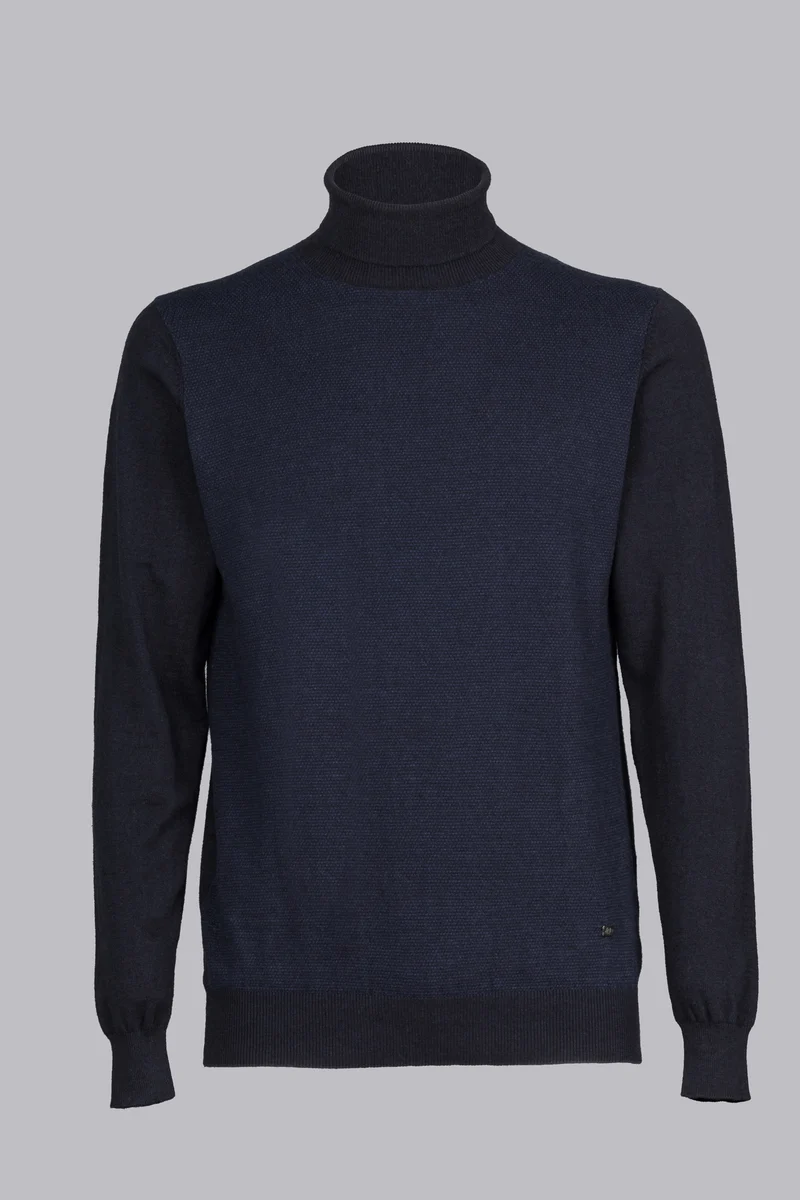 Maglione con collo alto