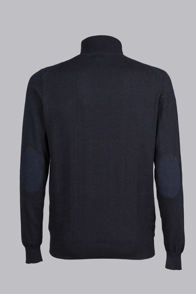Maglione con collo alto