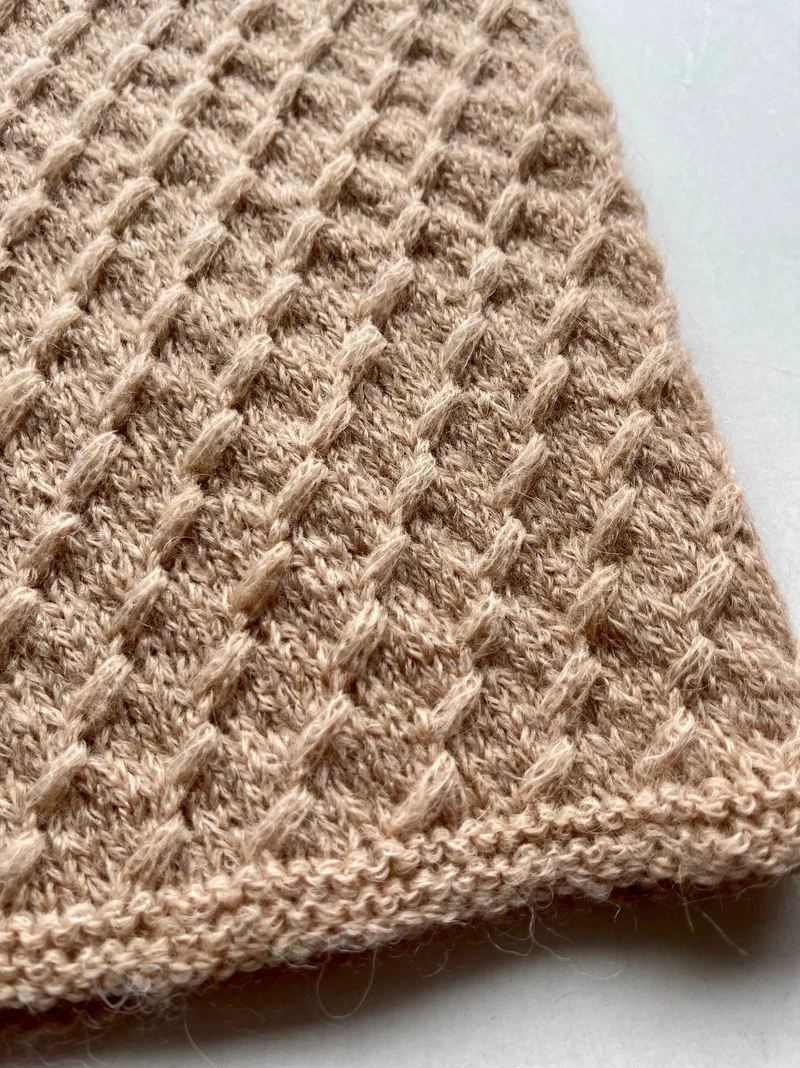Schema di lavoro a maglia GRATUITO 'Soave Cowl'