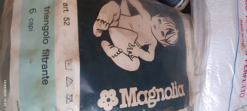 Triangoli con spugna filtrante , prodotto vintage, otto confezioni da sei, 1,4 kg.