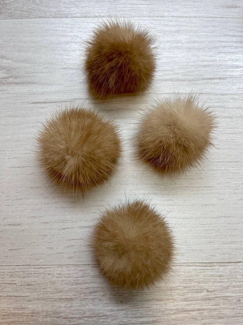 Pompon di pelliccia di visone 100% naturale (marrone chiaro)