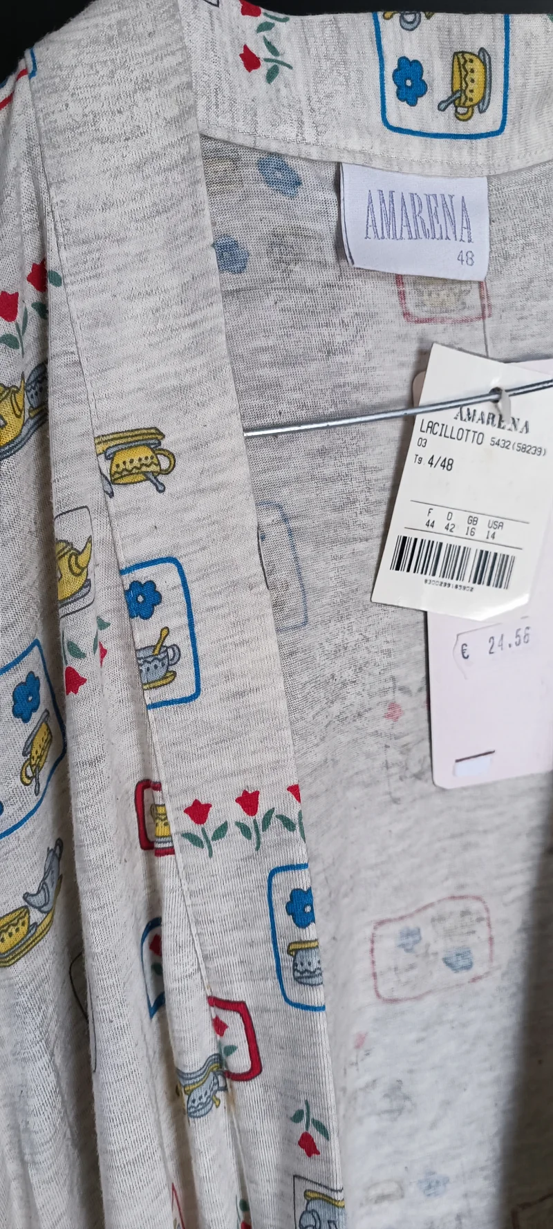 Vestaglia Amarena in maglina di cotone a fantasia. Manica lunga. 500g.