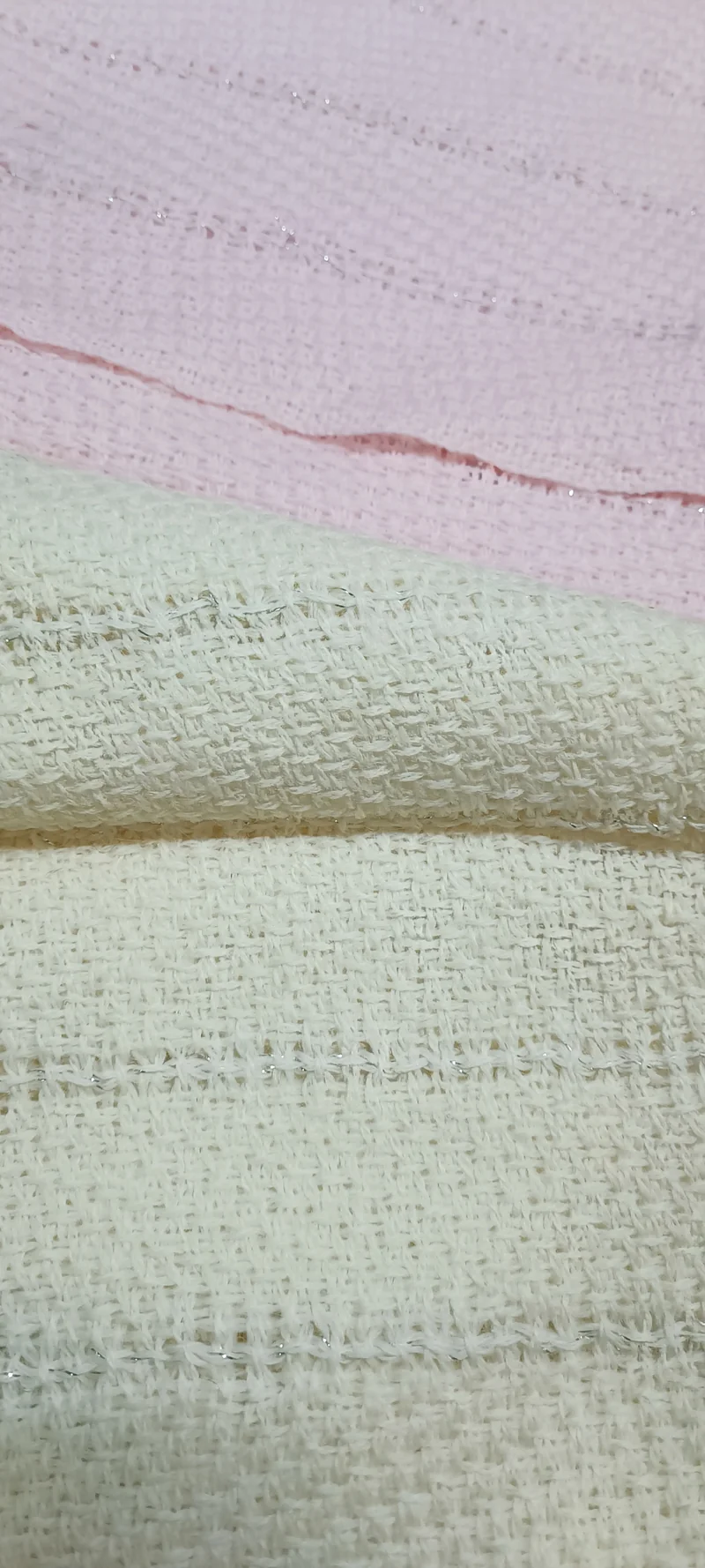 Scialle vintage con lurex, pura lana, 2 m x 50 cm. 200g.