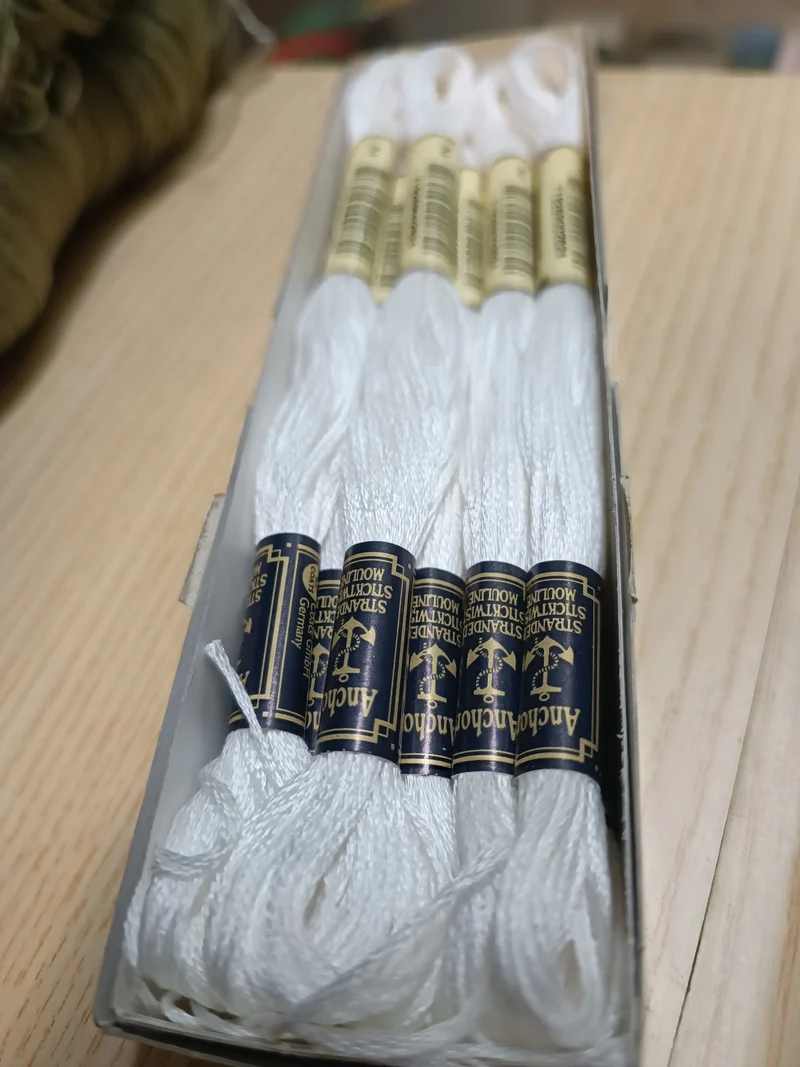 Scatola da 12 matassine mouliné Anchor, cotone100%. 50g.