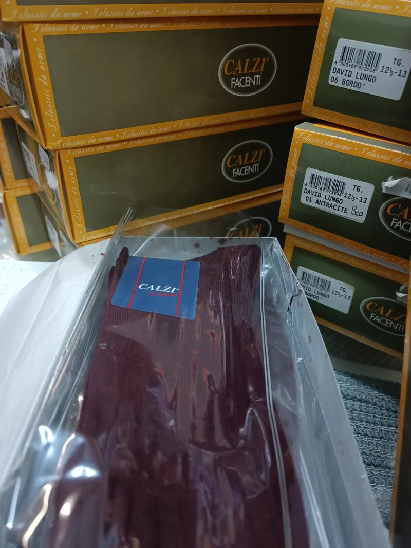 Calze uomo David Lungo Calzì Facenti, filo di scozia, sei paia bordeaux, taglia 11,5. 500g.