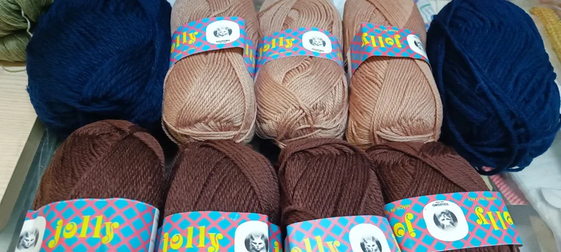 Mix and match di filati misto lana blu e acrilico italiano Jolly Gatto. Ferri 4/5. 900g.