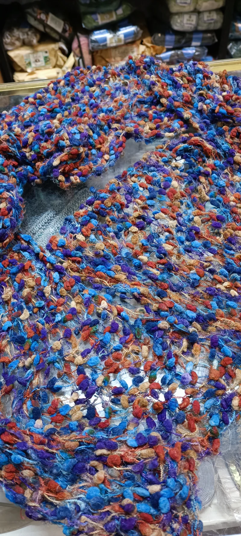 Lunga sciarpa in microfibra Lana Gatto, prodotto artigianale. 150g.
