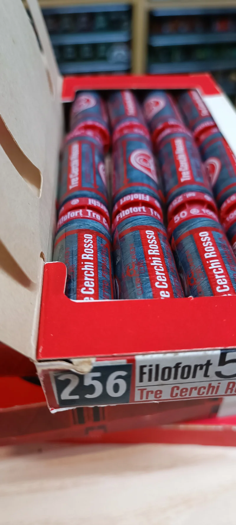Spagnolette Tre Cerchi Rosso, filo da cucito. Confezione da 12. 100g.