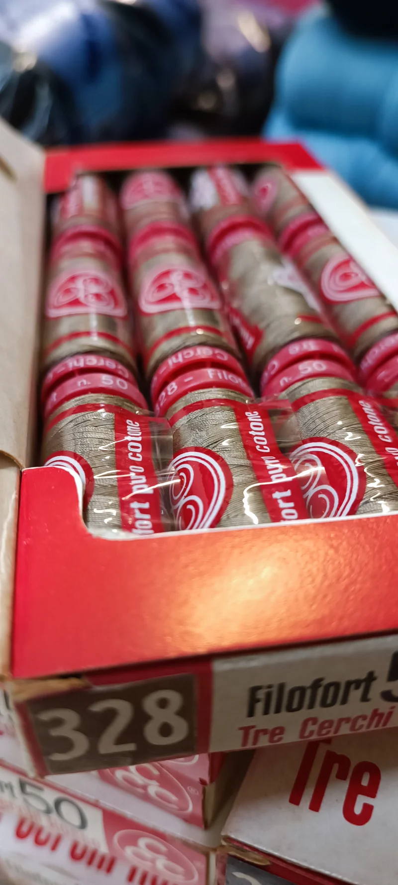 Spagnolette Tre Cerchi Rosso, filo da cucito. Confezione da 12. 100g.