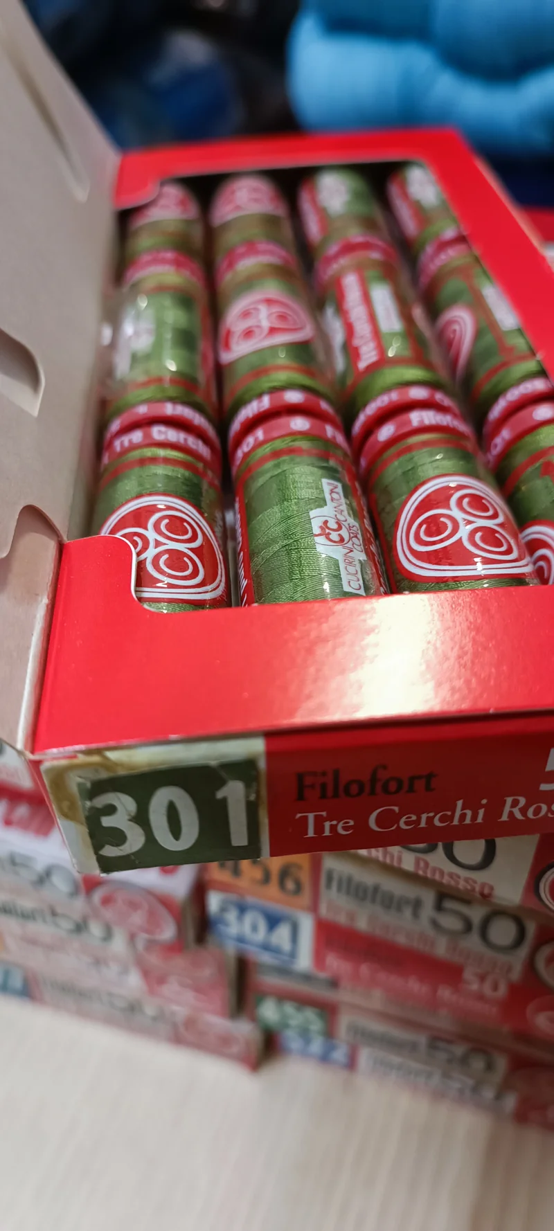 Spagnolette Tre Cerchi Rosso, filo da cucito. Confezione da 12. 100g.