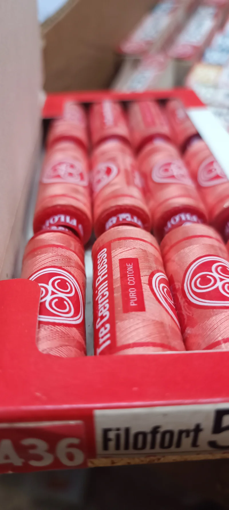 Spagnolette Tre Cerchi Rosso, filo da cucito. Confezione da 12. 100g.