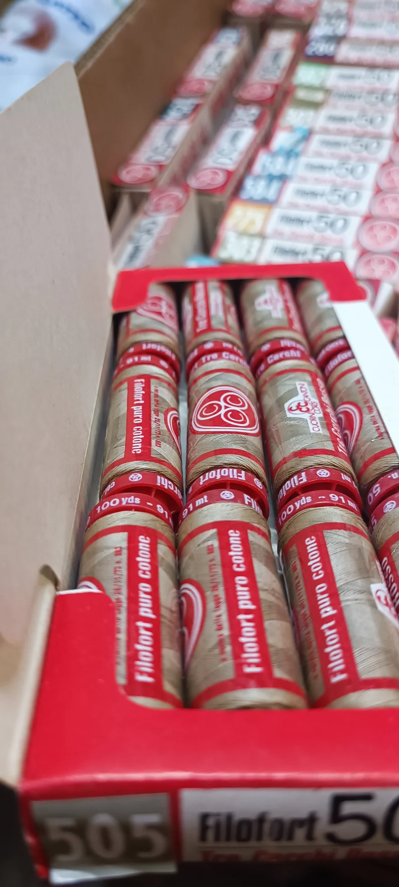 Spagnolette Tre Cerchi Rosso, filo da cucito. Confezione da 12. 100g.