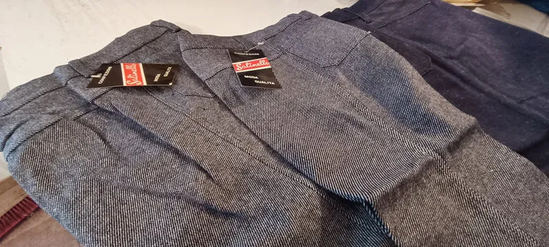 Stock di 13 pantaloni vintage ragazzo dalla taglia 24 alla 40. 1,9kg.