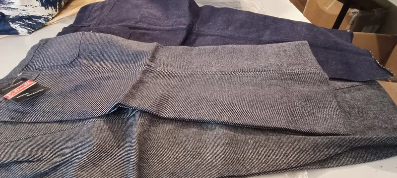 Stock di 13 pantaloni vintage ragazzo dalla taglia 24 alla 40. 1,9kg.