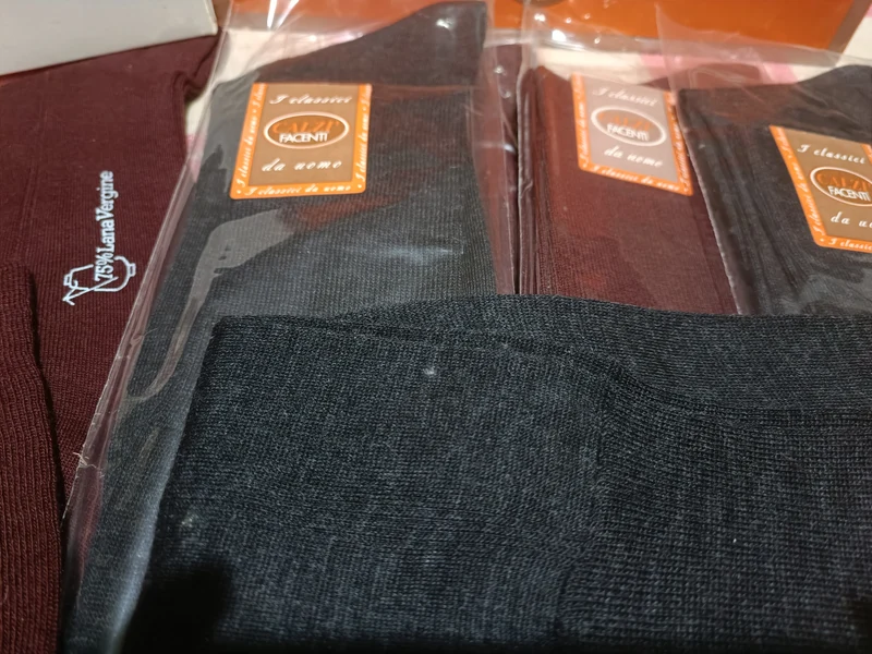 Facenti Calzi Mister lungo, lana 75%, sei paia taglia 12 colore bordeaux, grigio e antracite. 300g