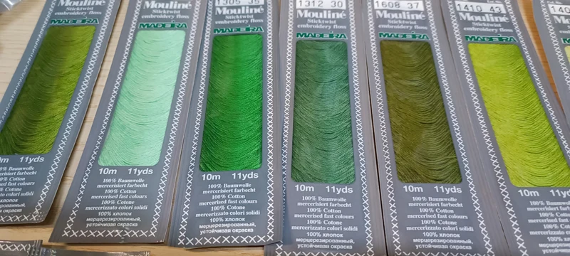 Madeira 27 matassine di mouliné in tutte le gradazioni del verde. 200g.