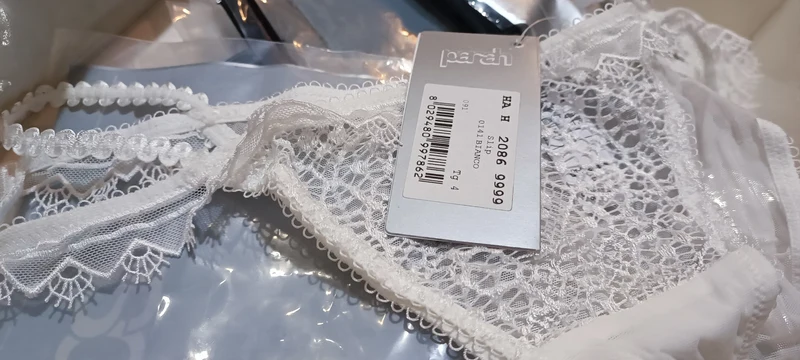 Intimo donna elegante in pizzo della Parah in tre modelli, slip, perizoma e brasiliana. 50 g.