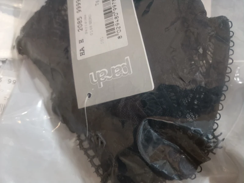Intimo donna elegante in pizzo della Parah in tre modelli, slip, perizoma e brasiliana. 50 g.