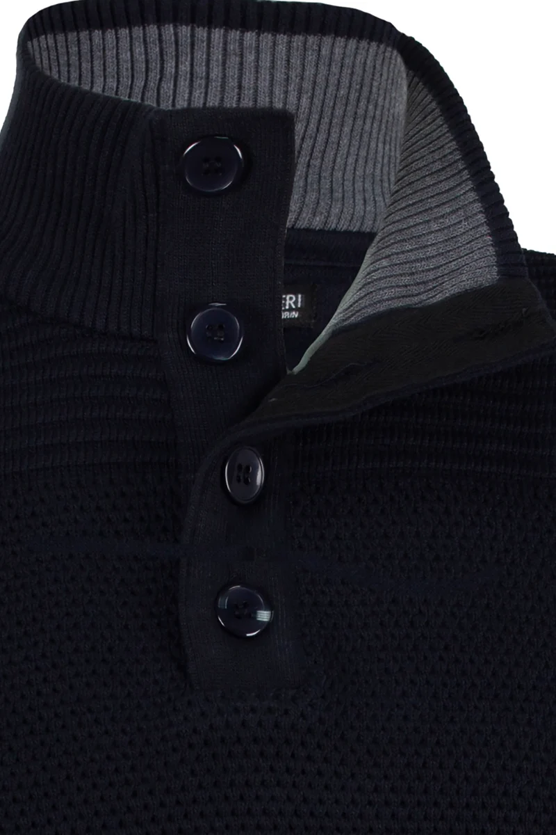 Pullover uomo collo alto con trama lavorata