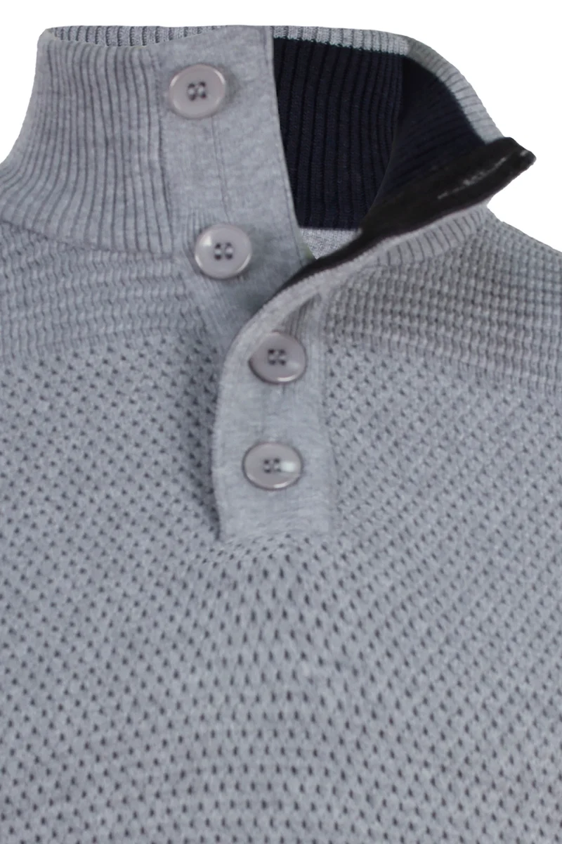 Pullover uomo collo alto con trama lavorata