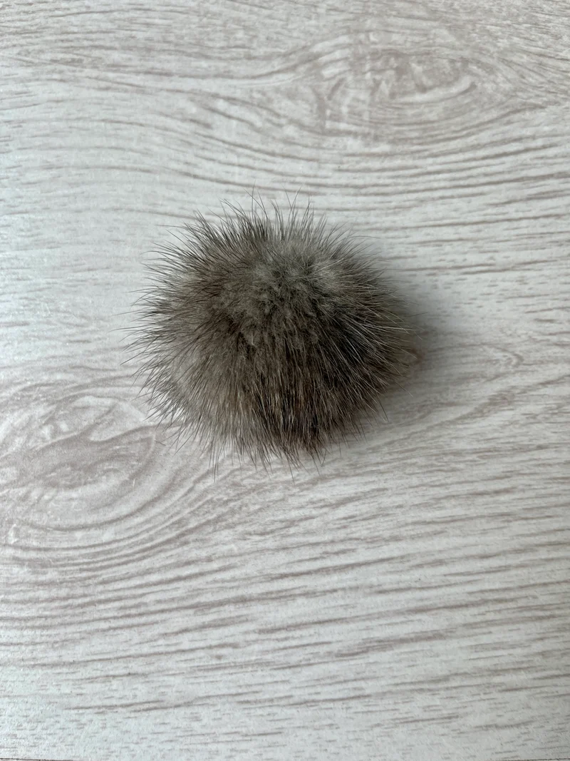 Pompon in pelliccia di visone 100% naturale (grigio)