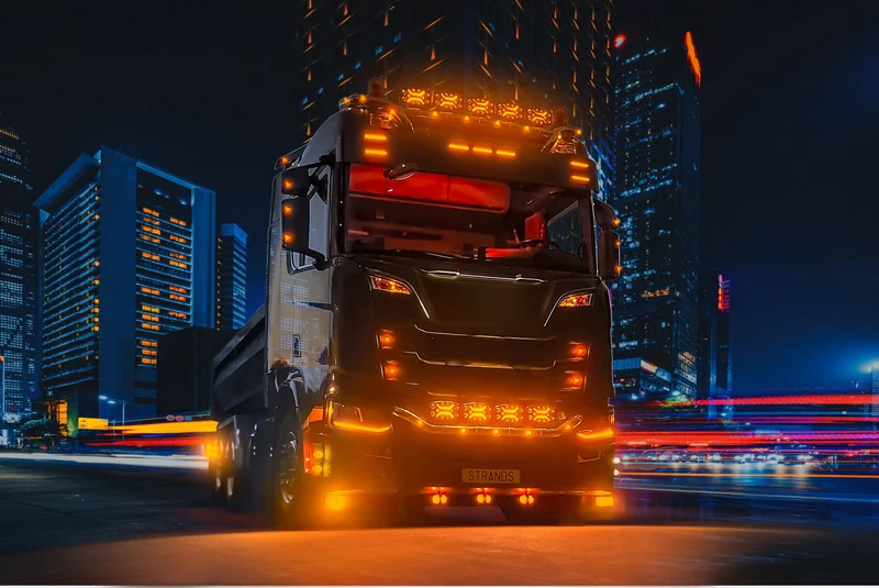 Strands Dark Knight Insane Driving Lamp con luci stroboscopiche di avvertimento di pericolo