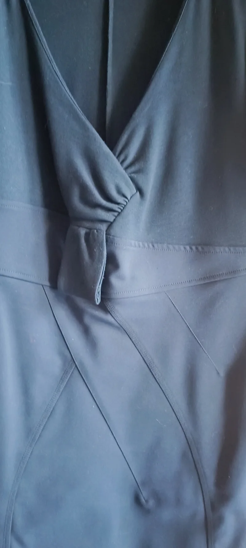 Abito nero elegante, manica lunga, taglia 44(usato). 600g.