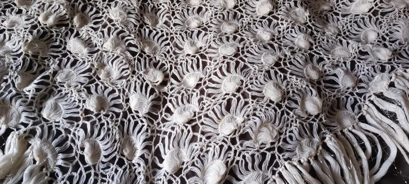 Scialle vintage di lana con lurex. 300g.