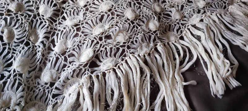 Scialle vintage di lana con lurex. 300g.