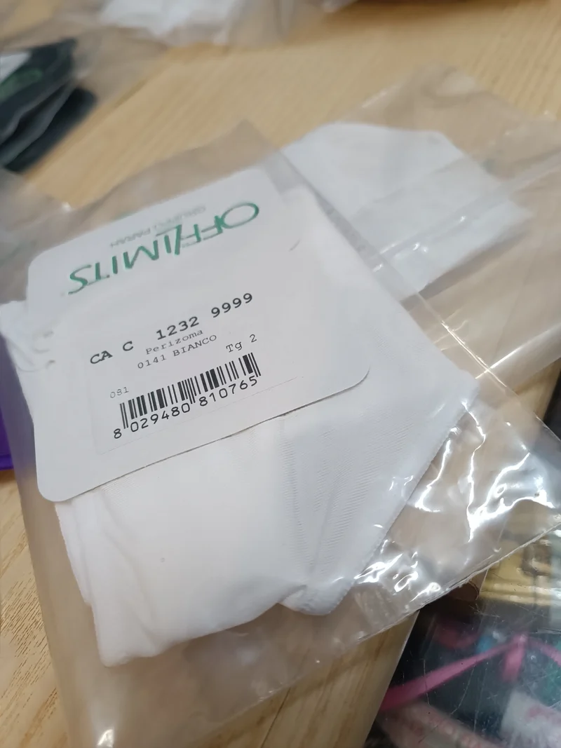 Slip perizoma, donna, Off-limits Parah., taglia 2. 50g.