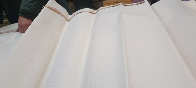 Tela Aida, 55 quadretti, ecrù, alta 180cm e lunga 1 metro. 400g..