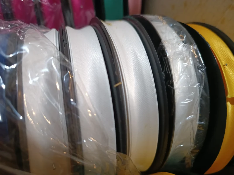 Sbieco di raso 100% acetato, 14 mm, 20 m. 150g.