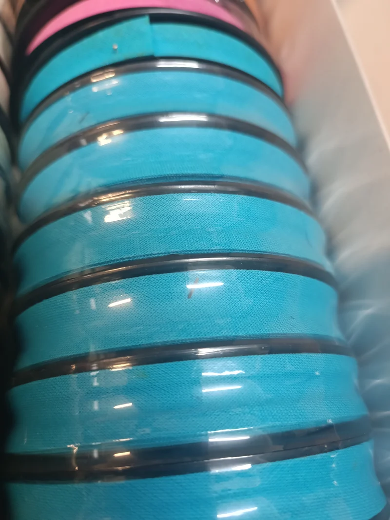 Sbieco 100% cotone in rotoli di 20 m, per varie utilizzazioni. 50 g.