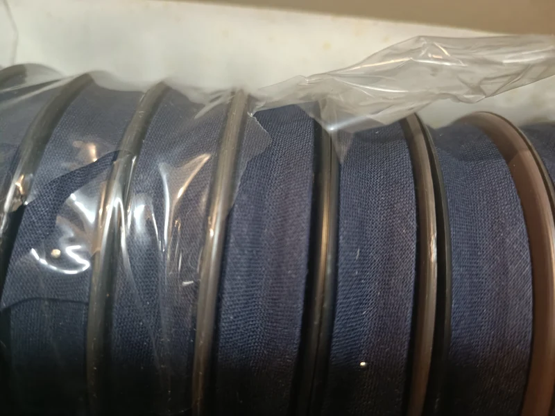 Sbieco 100% cotone in rotoli di 20 m, per varie utilizzazioni. 50 g.
