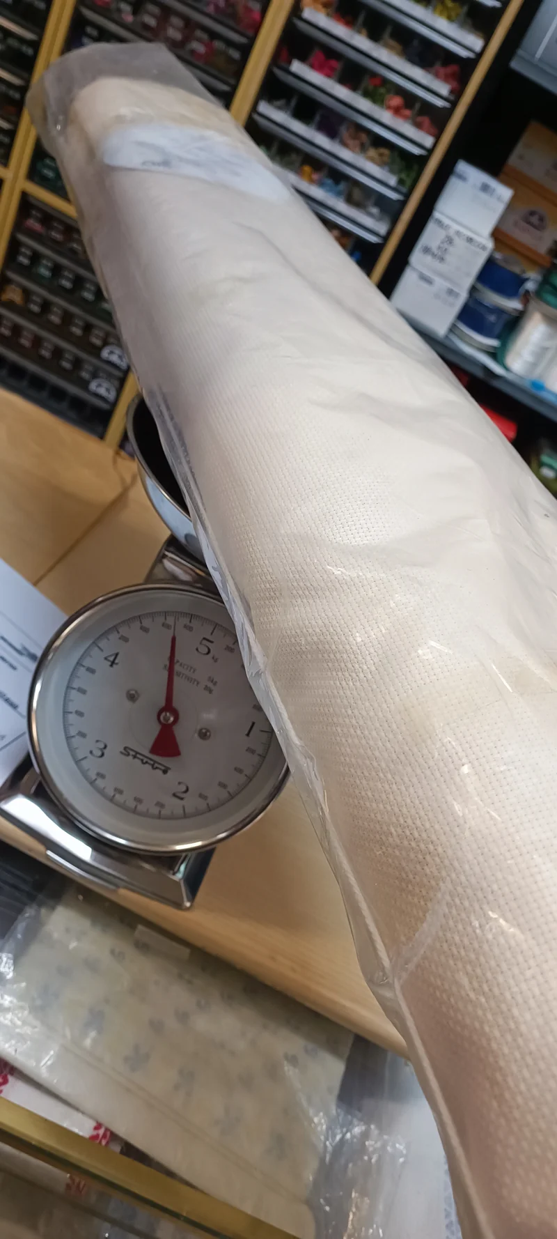 Tela Aida DMC da ricamo, h 180 cm, colore ecrù, 44 quadretti, mt. 10,5. 4,7 kg.