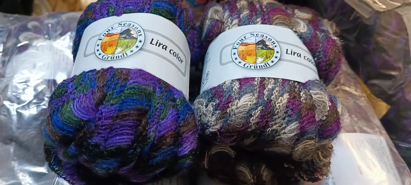 Filato Lira Color, nylon e acrilico, confezione da 500g..