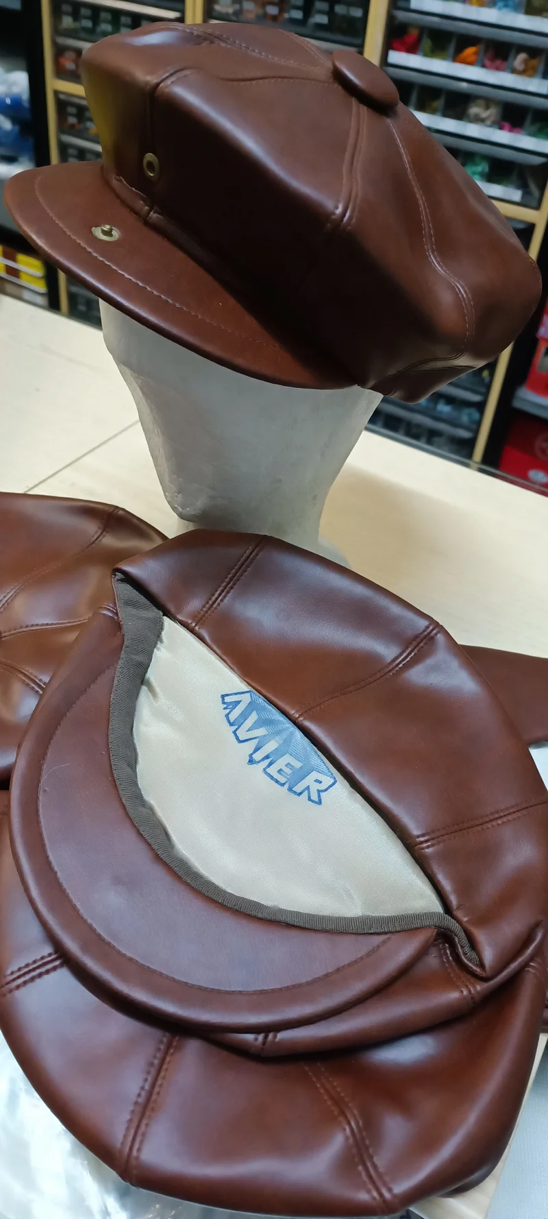 Basco - berretto vintage, similpelle, per ragazzo, giro testa 54 cm. 200g.
