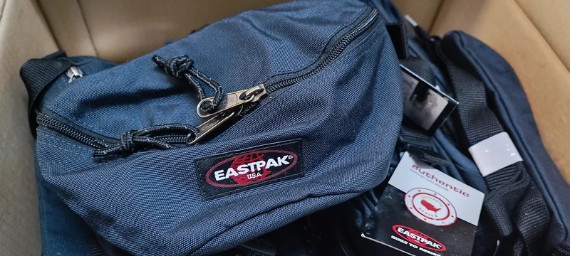 Marsupio Eastpak originale. Idea regalo. 100g. €12,90