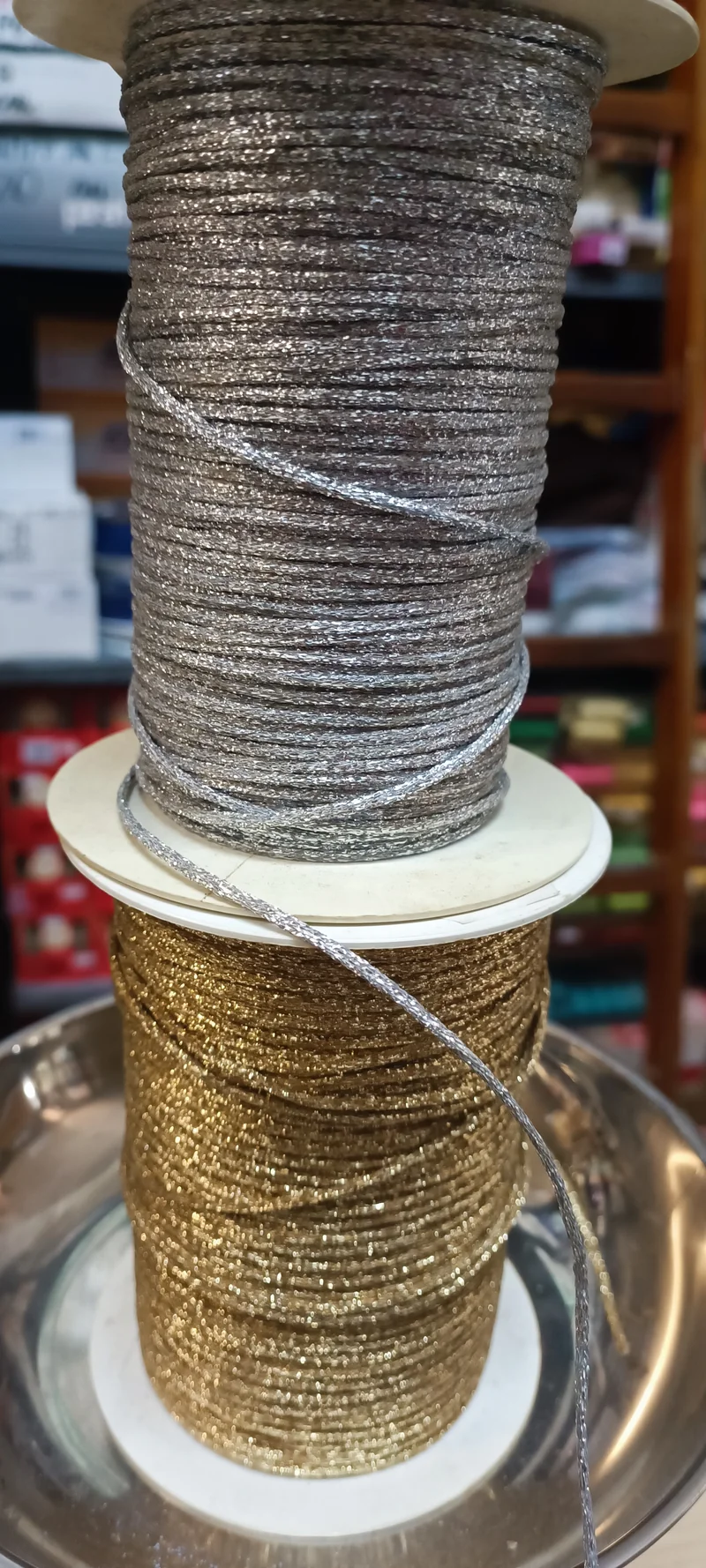 Coda di topo oro e argento, circa 350 metri. 400g.