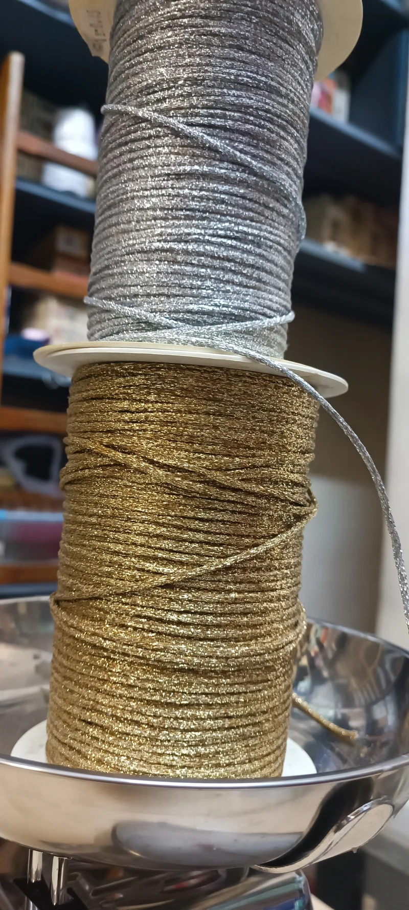 Coda di topo oro e argento, circa 350 metri. 400g.